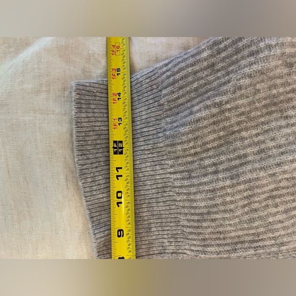 Babaton Light Gray Ribbed Cashmere Sweater - Picture 6 of 8